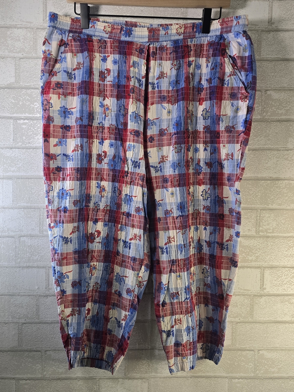 Floral Plaid Capri Pants Blue White Red Elastic Waist Cropped Bobbie Brooks